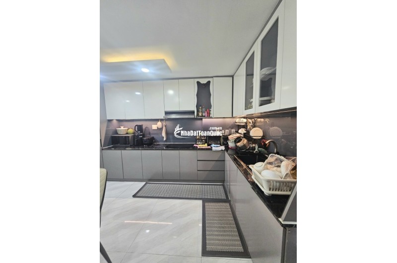Bàn nhà Hẻm xe hơi ngay Trần Hưng Đạo, Quận 5, 68m2 5 tần 7PN, 13.2 tỷ